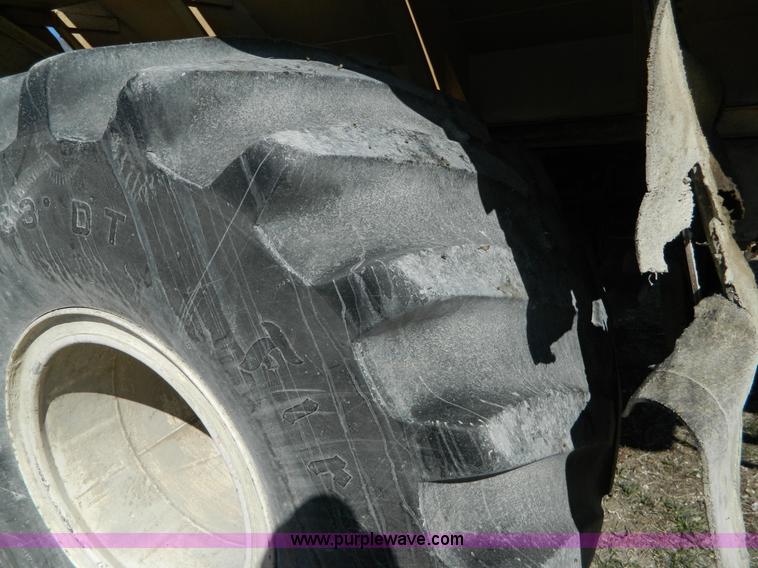 image for item AQ9494 1992 International 2554 spreader truck