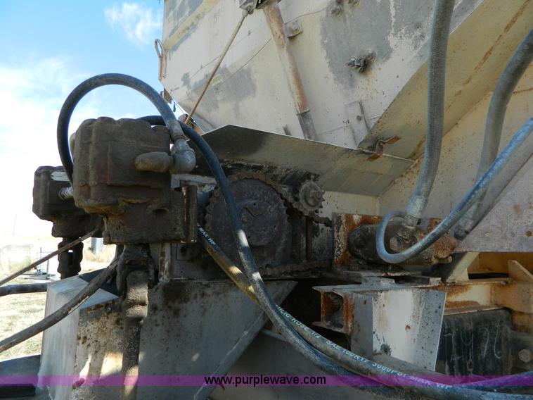 image for item AQ9494 1992 International 2554 spreader truck