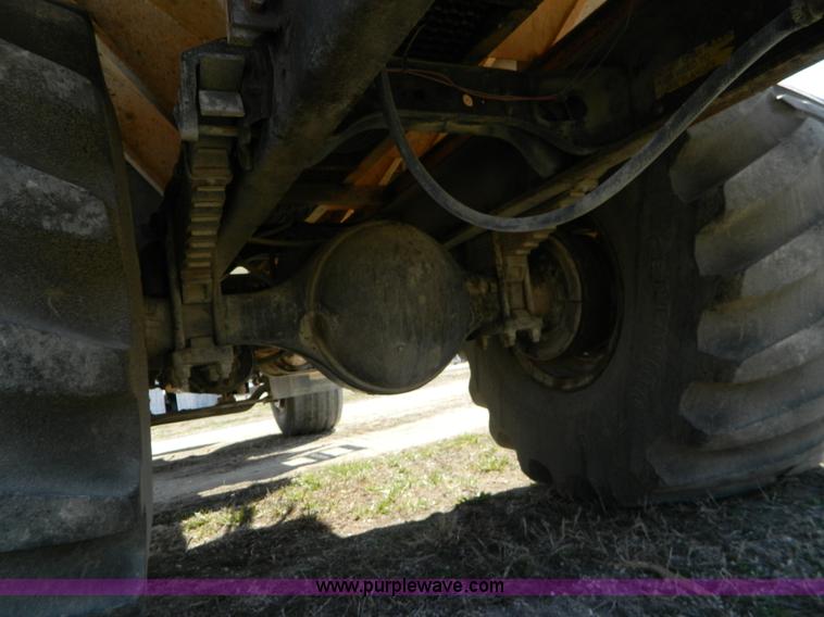 image for item AQ9494 1992 International 2554 spreader truck