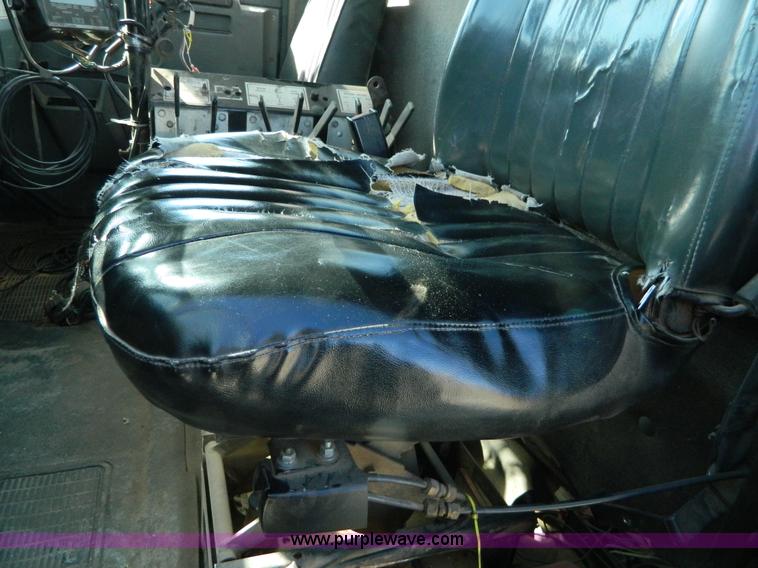 image for item AQ9494 1992 International 2554 spreader truck