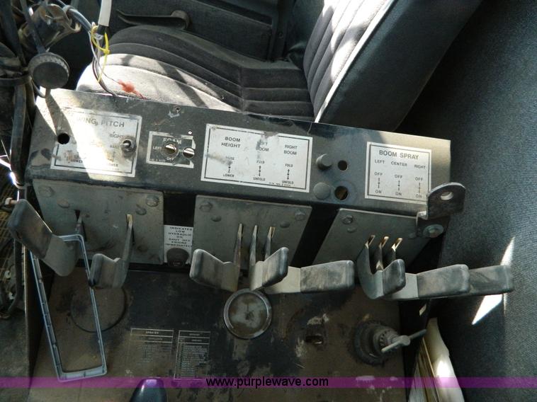 image for item AQ9494 1992 International 2554 spreader truck