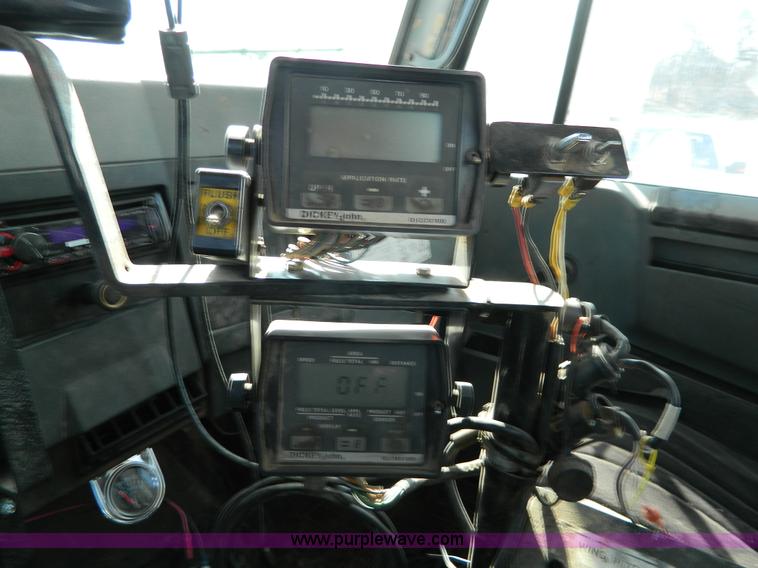 image for item AQ9494 1992 International 2554 spreader truck