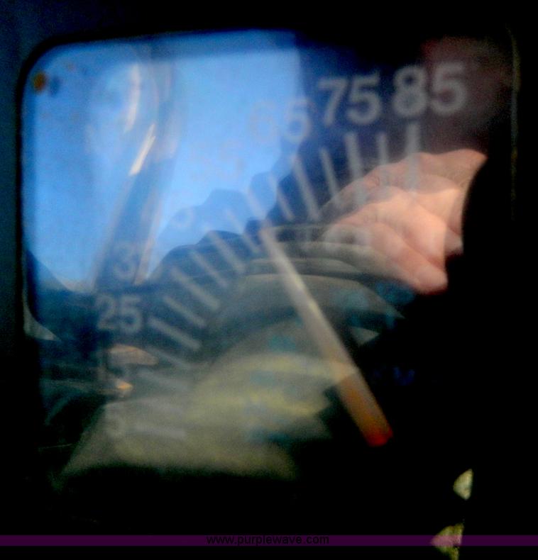 image for item AQ9494 1992 International 2554 spreader truck