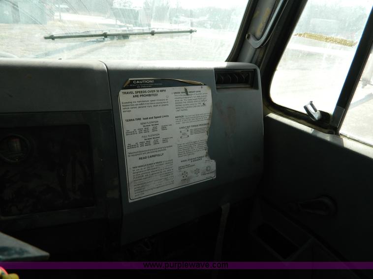 image for item AQ9494 1992 International 2554 spreader truck