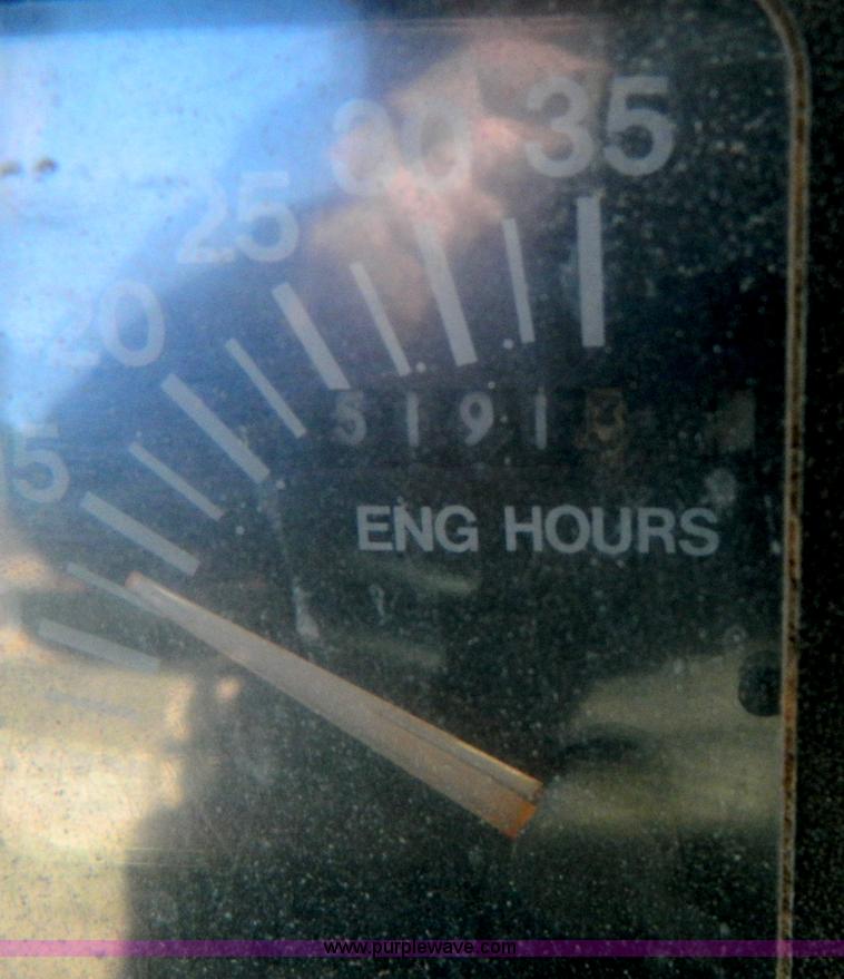 image for item AQ9494 1992 International 2554 spreader truck