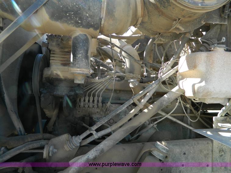 image for item AQ9494 1992 International 2554 spreader truck