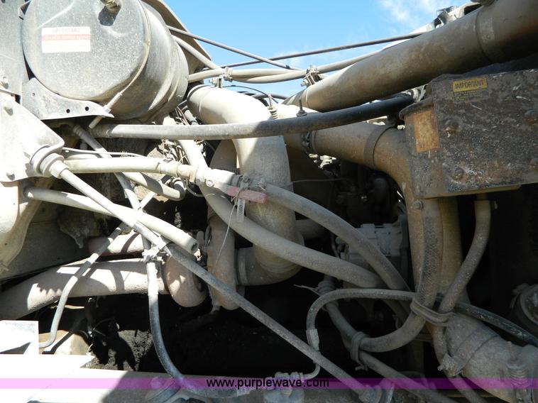 image for item AQ9494 1992 International 2554 spreader truck