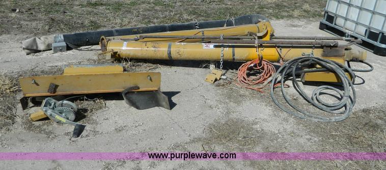 image for item AQ9495 Hydra fold drill fill auger