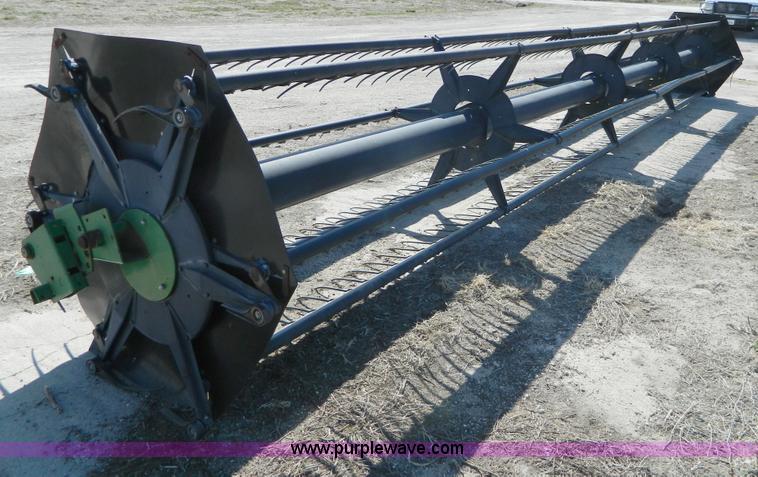 image for item AQ9496 John Deere 930 platform reel