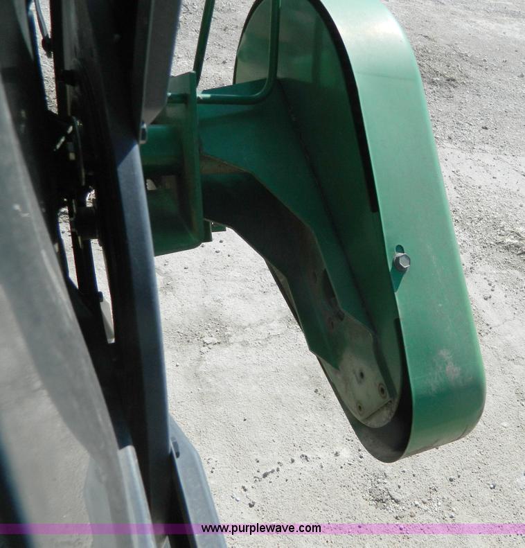 image for item AQ9496 John Deere 930 platform reel