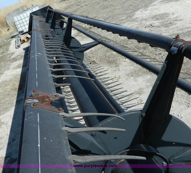 image for item AQ9496 John Deere 930 platform reel