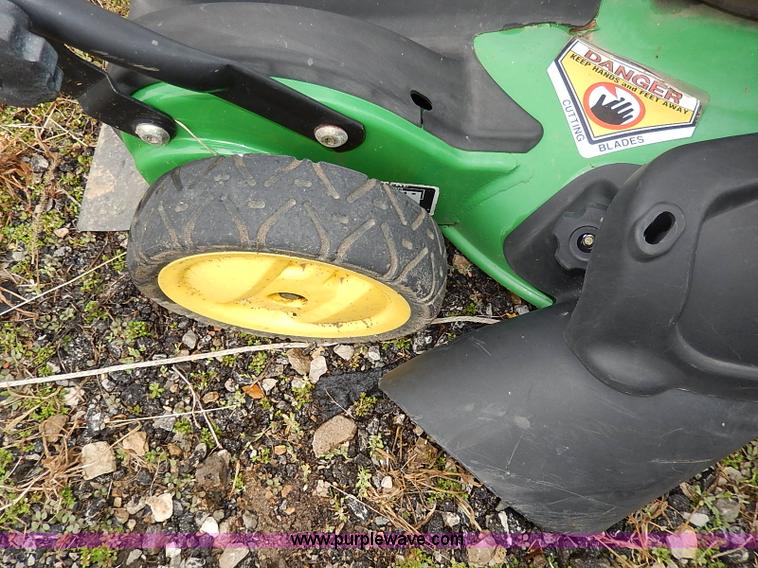 John Deere JS60 selfpropelled push mower in Baldwin City, KS Item