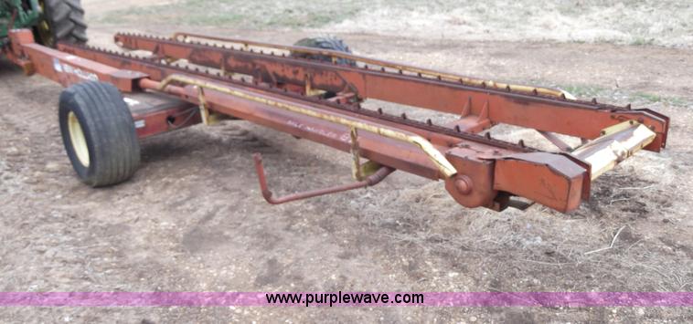 image for item C1918 New Holland 85 bale handler