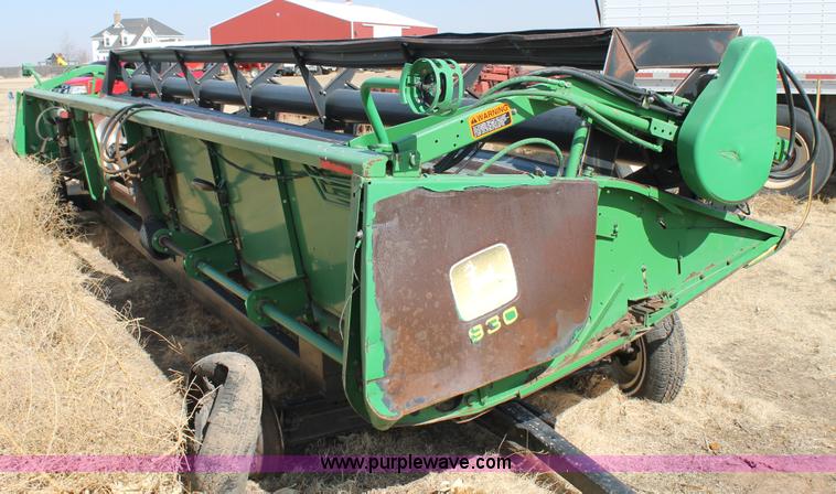 image for item C3784 1998 John Deere 930 30' rigid platform head