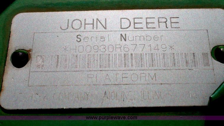 image for item C3784 1998 John Deere 930 30' rigid platform head