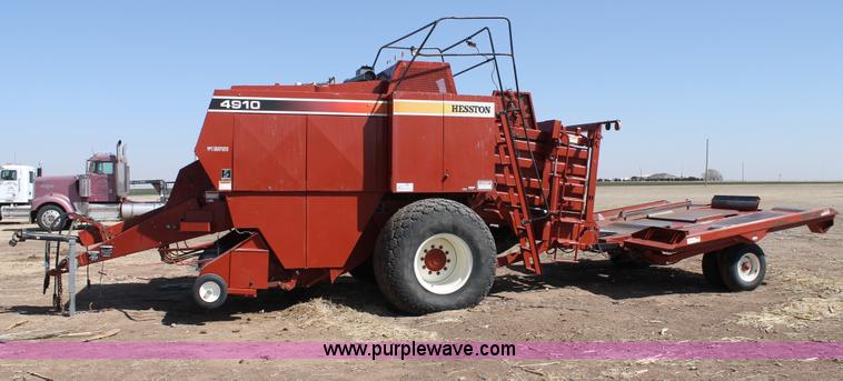 image for item C3786 2000 Hesston 4910 large square baler