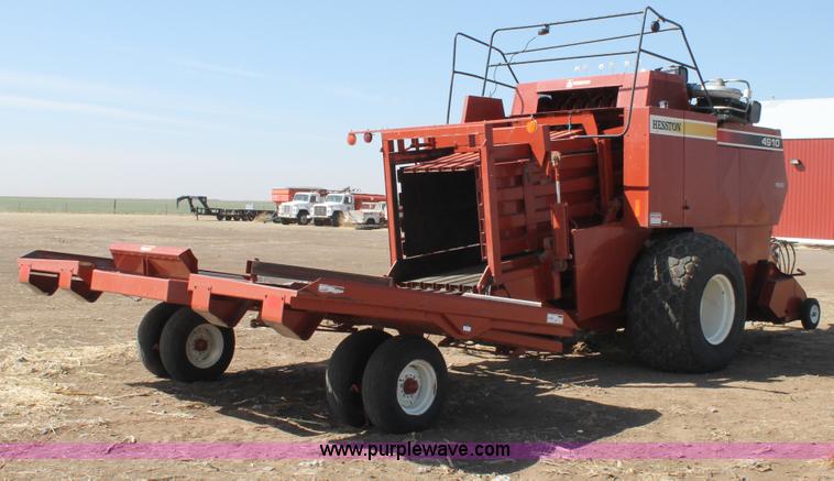 image for item C3786 2000 Hesston 4910 large square baler
