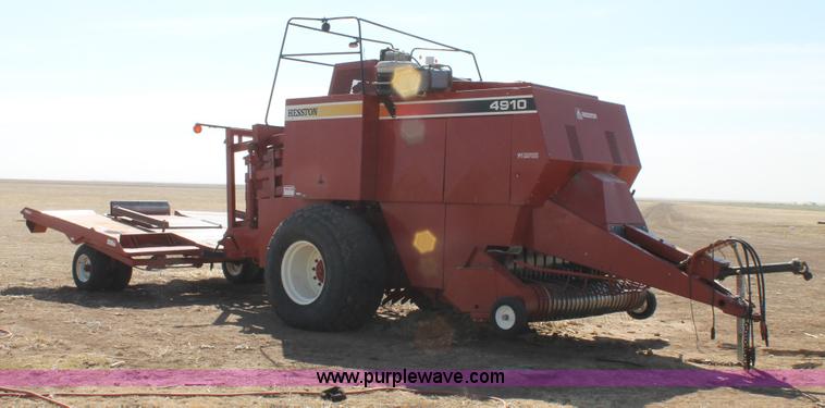 image for item C3786 2000 Hesston 4910 large square baler