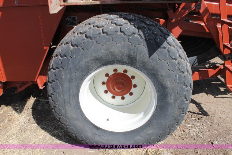 image for item C3786 2000 Hesston 4910 large square baler