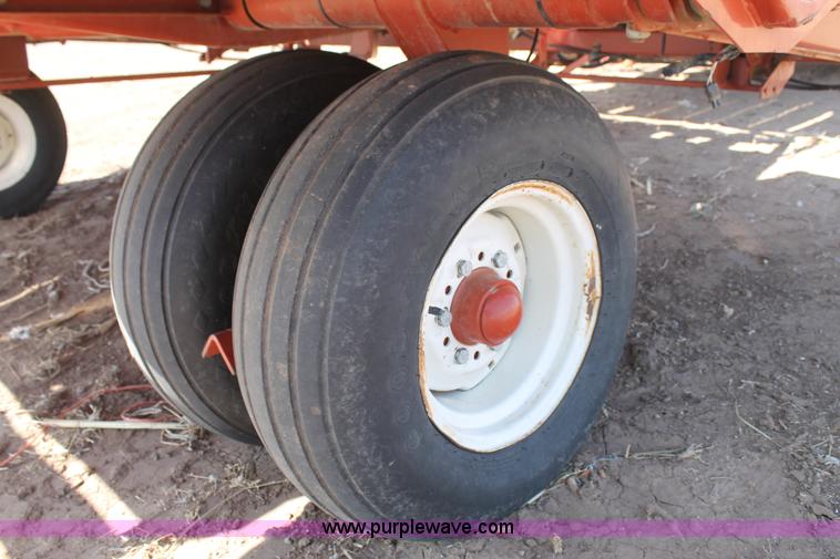 image for item C3786 2000 Hesston 4910 large square baler