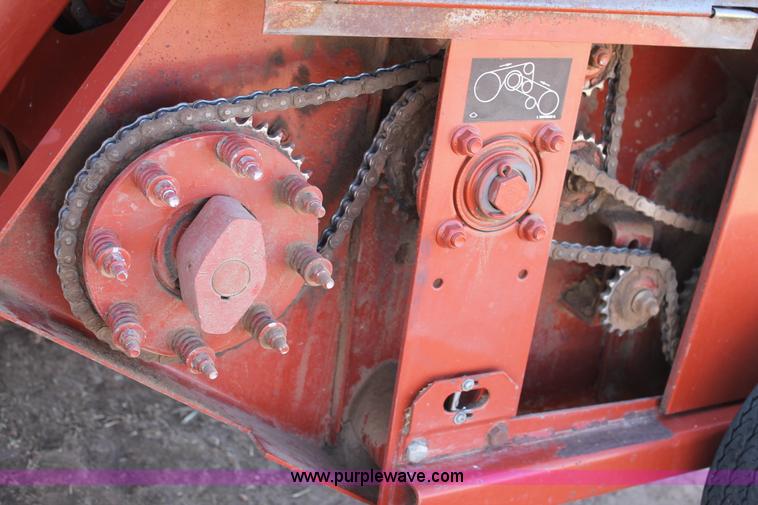 image for item C3786 2000 Hesston 4910 large square baler