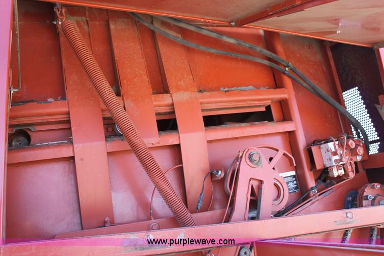 image for item C3786 2000 Hesston 4910 large square baler