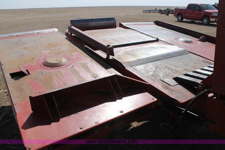 image for item C3786 2000 Hesston 4910 large square baler