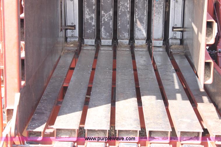 image for item C3786 2000 Hesston 4910 large square baler