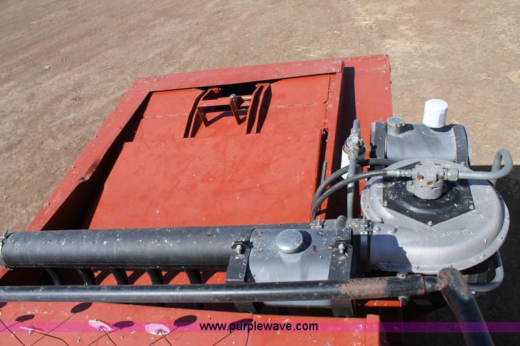 image for item C3786 2000 Hesston 4910 large square baler