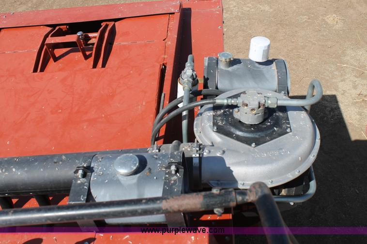 image for item C3786 2000 Hesston 4910 large square baler