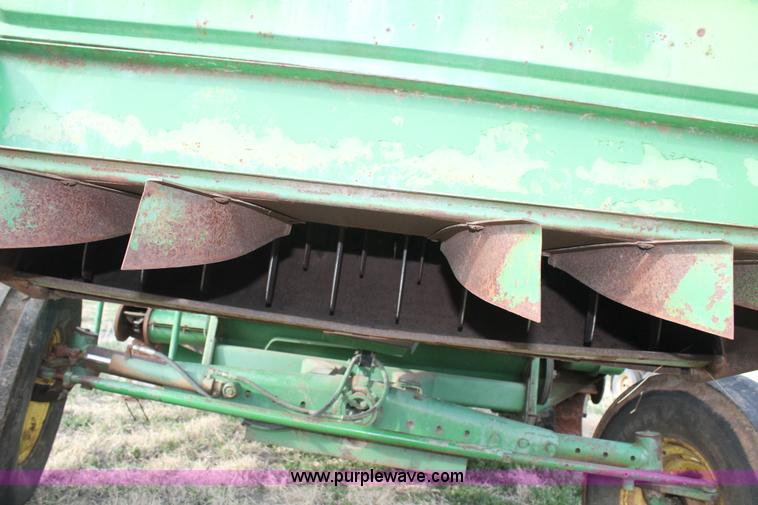 image for item C3797 1977 John Deere 7700 Turbo combine