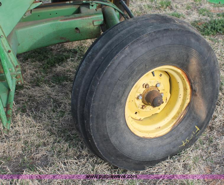 image for item C3797 1977 John Deere 7700 Turbo combine