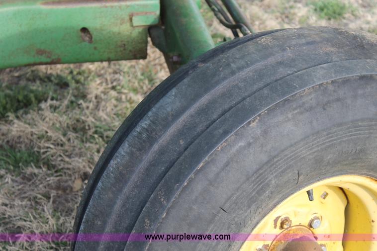 image for item C3797 1977 John Deere 7700 Turbo combine