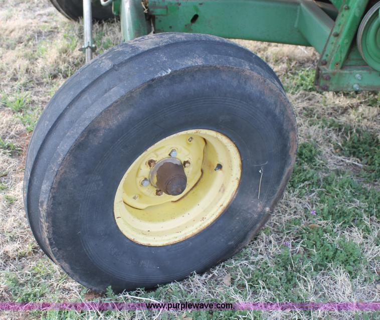 image for item C3797 1977 John Deere 7700 Turbo combine