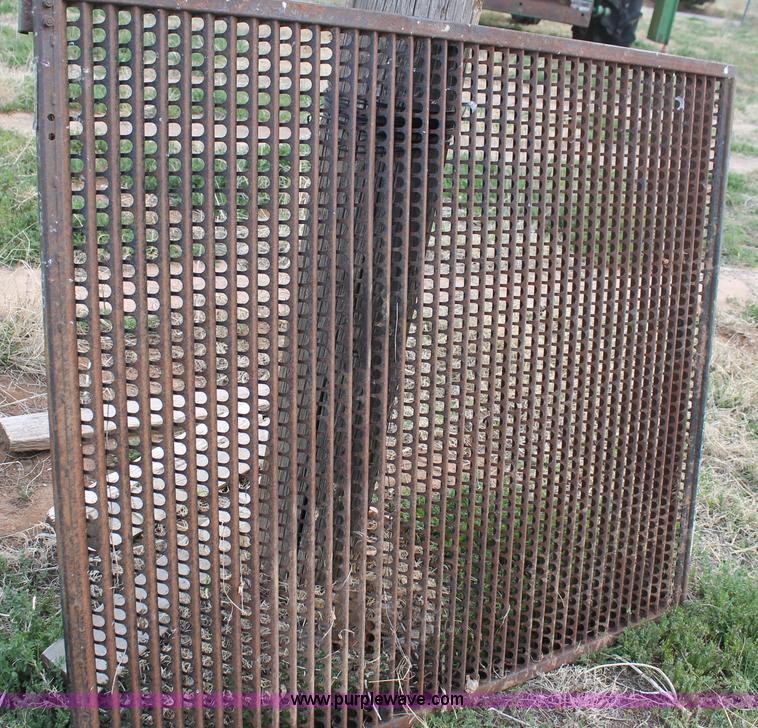 image for item C3797 1977 John Deere 7700 Turbo combine