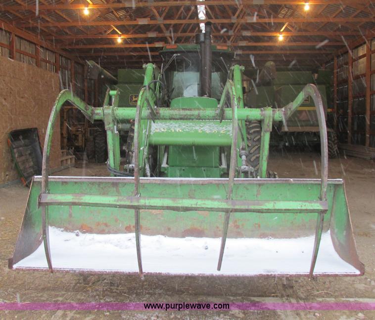 image for item E5423 1979 John Deere 4440 tractor