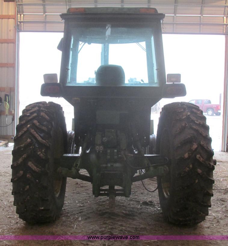 image for item E5423 1979 John Deere 4440 tractor