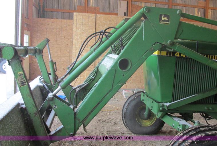 image for item E5423 1979 John Deere 4440 tractor