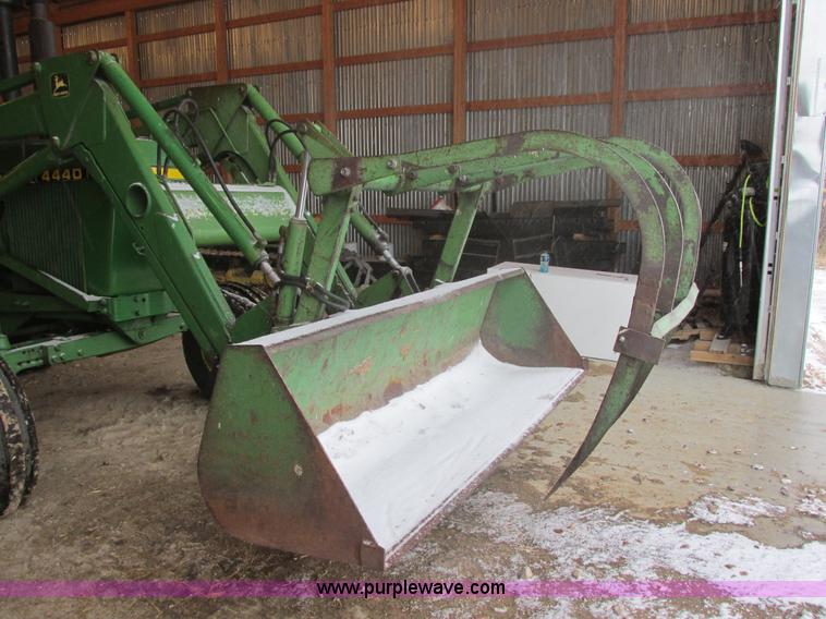 image for item E5423 1979 John Deere 4440 tractor