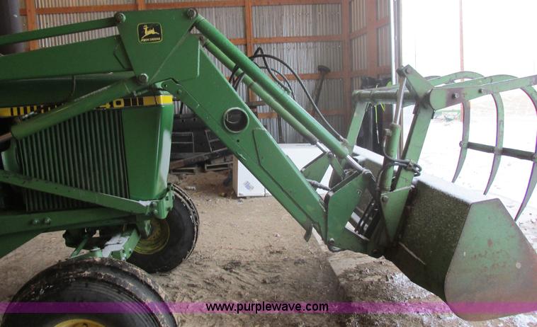 image for item E5423 1979 John Deere 4440 tractor