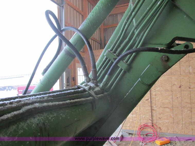 image for item E5423 1979 John Deere 4440 tractor