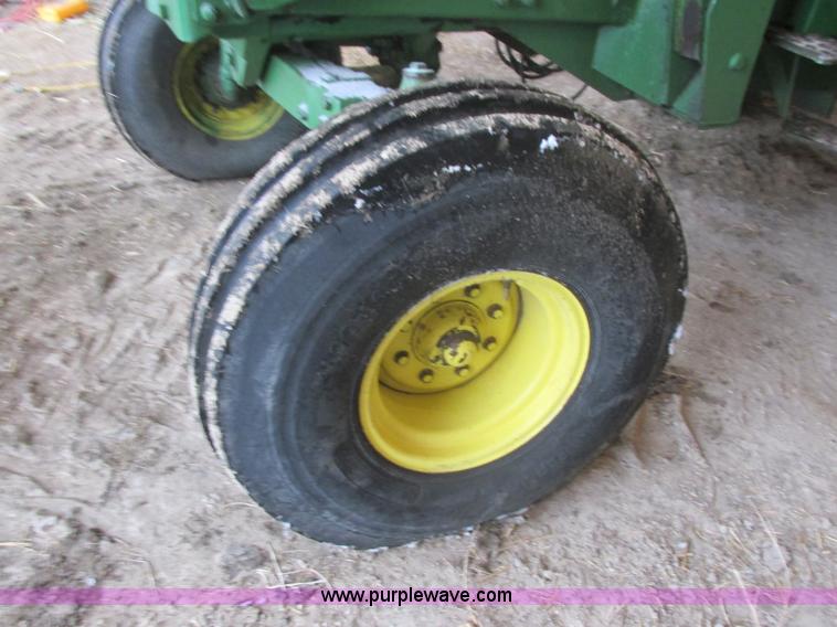 image for item E5423 1979 John Deere 4440 tractor