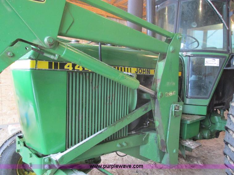 image for item E5423 1979 John Deere 4440 tractor