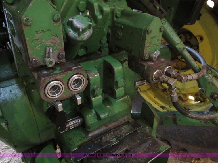image for item E5423 1979 John Deere 4440 tractor