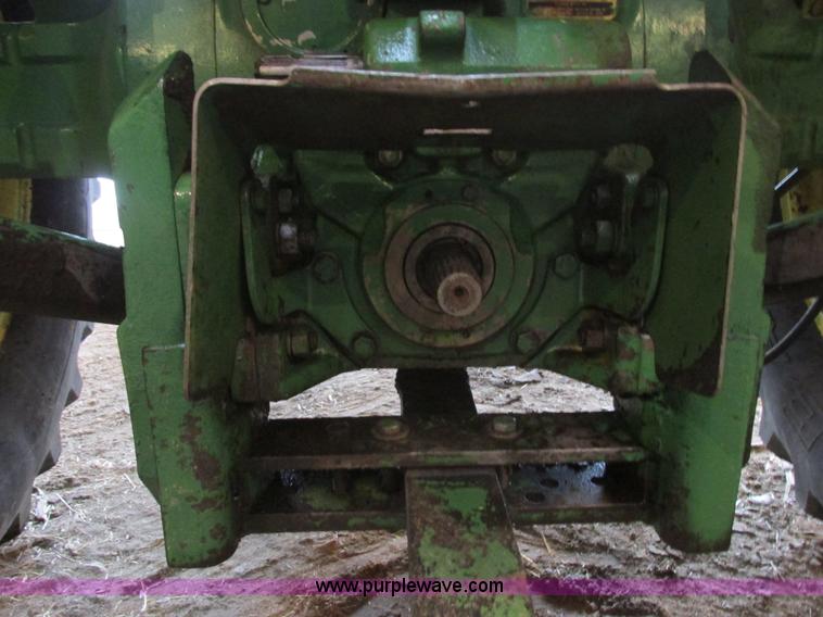 image for item E5423 1979 John Deere 4440 tractor