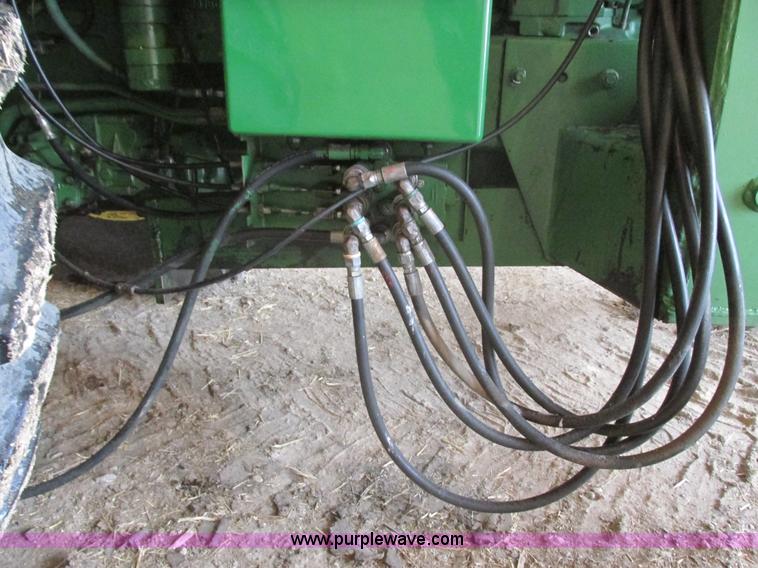 image for item E5423 1979 John Deere 4440 tractor