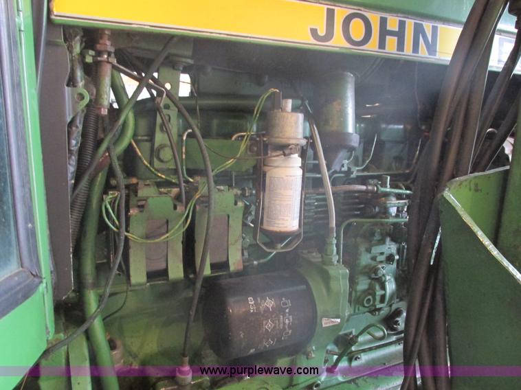 image for item E5423 1979 John Deere 4440 tractor
