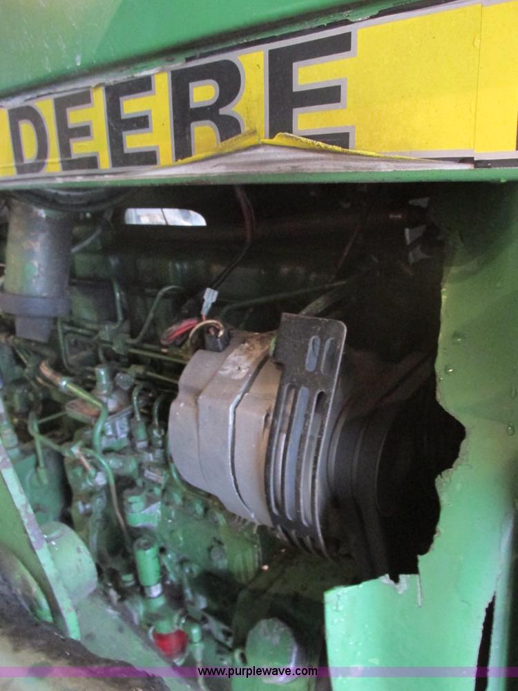 image for item E5423 1979 John Deere 4440 tractor