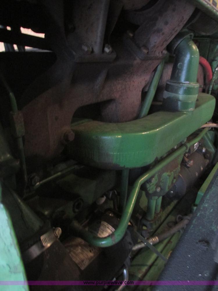 image for item E5423 1979 John Deere 4440 tractor