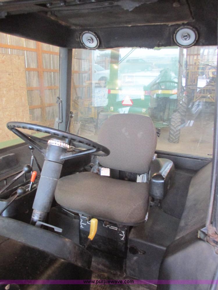 image for item E5423 1979 John Deere 4440 tractor